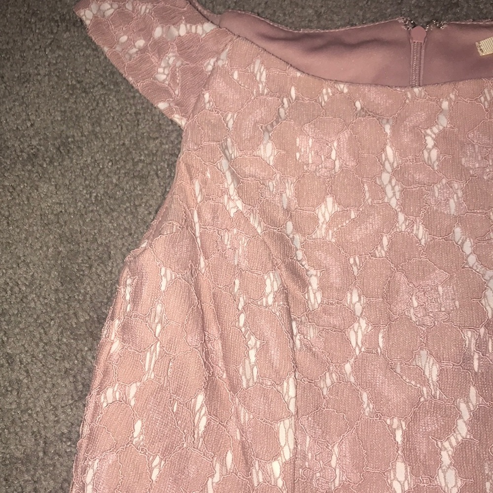 Cute rose lace dress - Picture 3 of 4